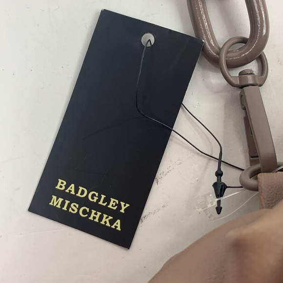 Badgley Mischka Wrapped Frame Clutch Bag Purse Taupe Chain strap New NWT - Picture 4 of 15